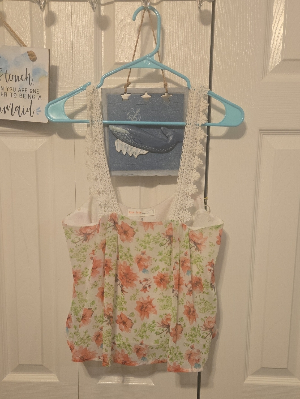 Love Tree Floral Lace Strap Tank Top - White, Coral, Green